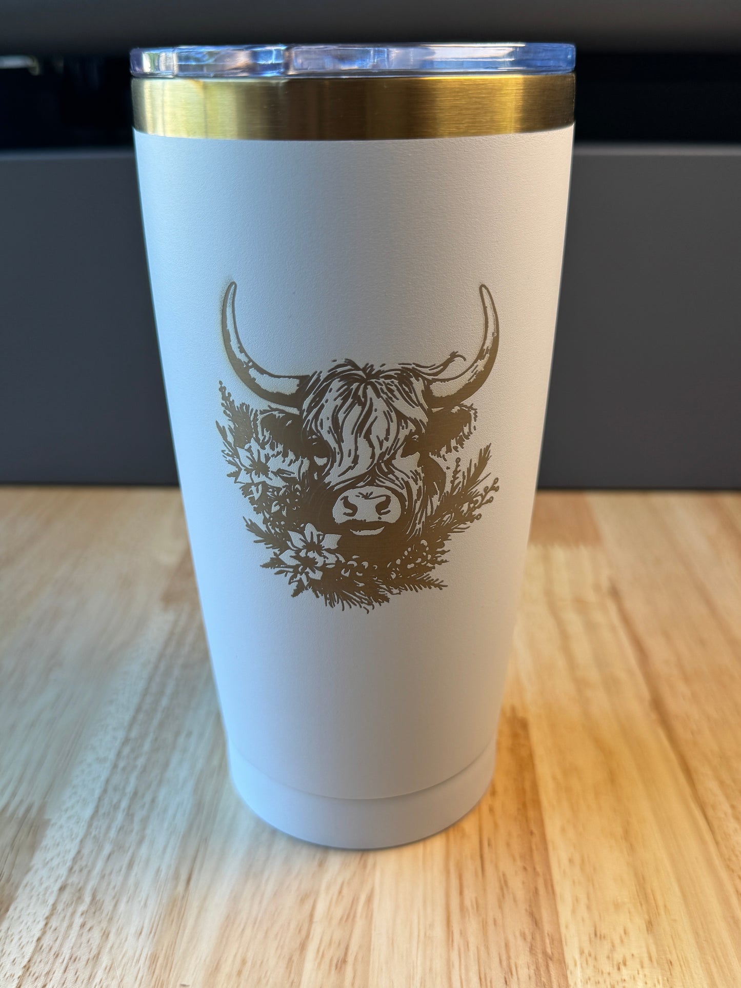 20oz White Highland Cow Tumbler, Custom Engraved Gift for mom, Gift for Daughter, Anniversary Gift, Holiday Gift