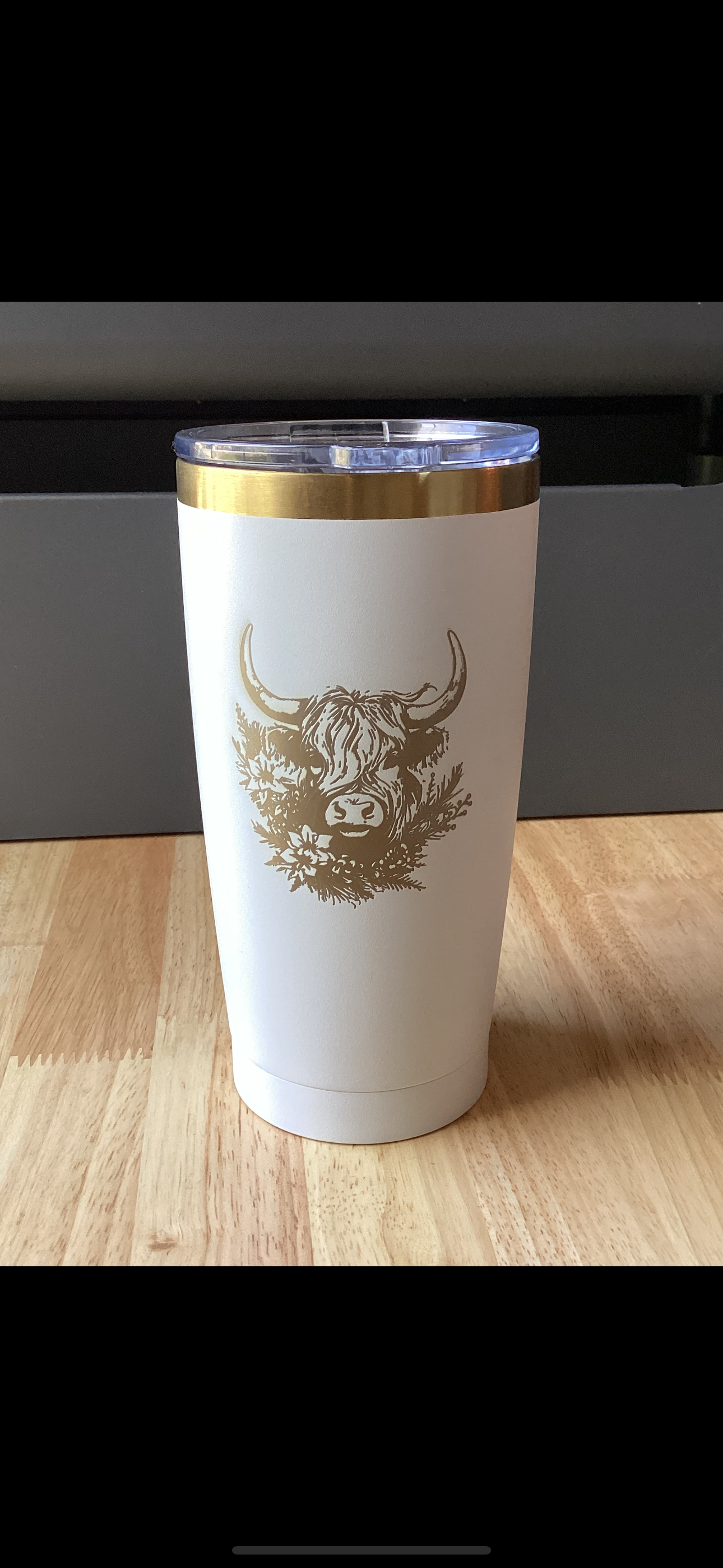 20oz White Highland Cow Tumbler, Custom Engraved Gift for mom, Gift for Daughter, Anniversary Gift, Holiday Gift